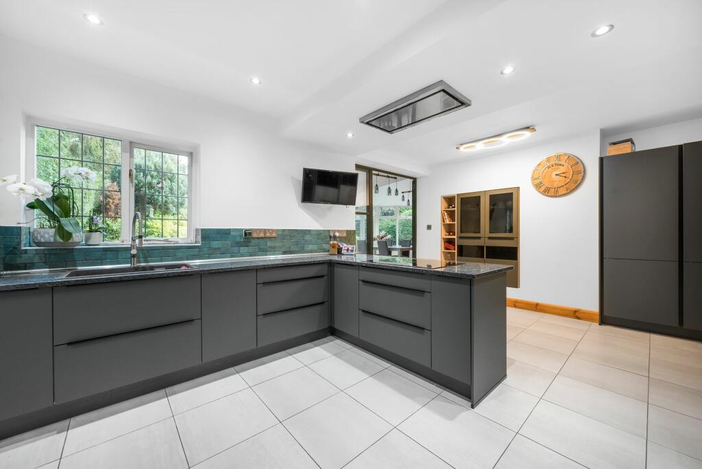 Kitchen / Breakfast Room