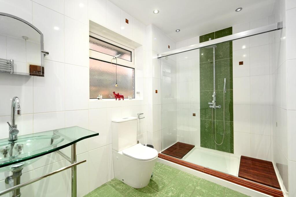 27 The Droveway BN3 (20).jpg