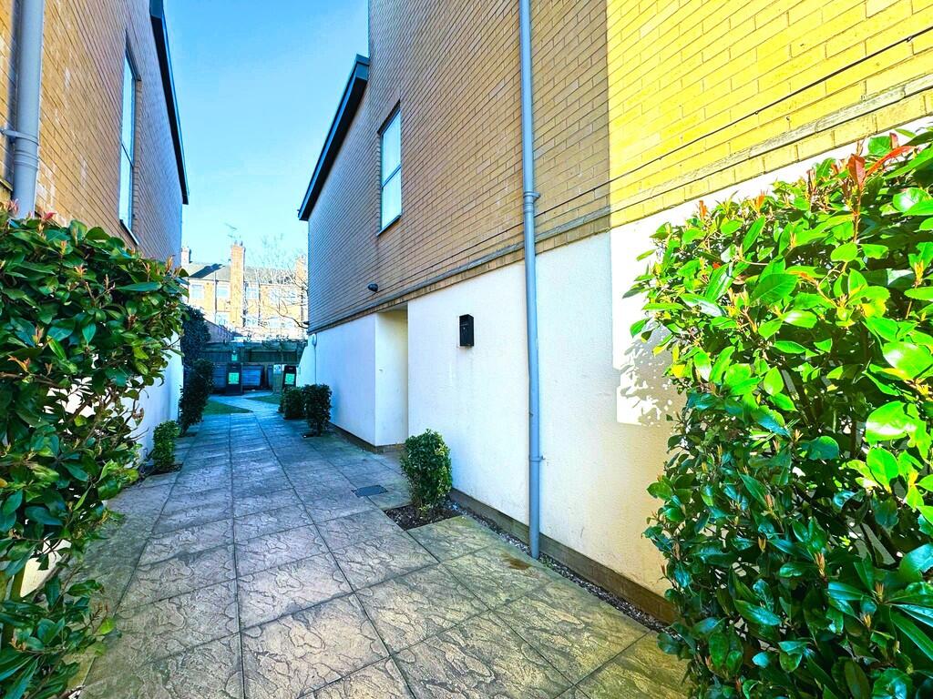 Robert house (2)