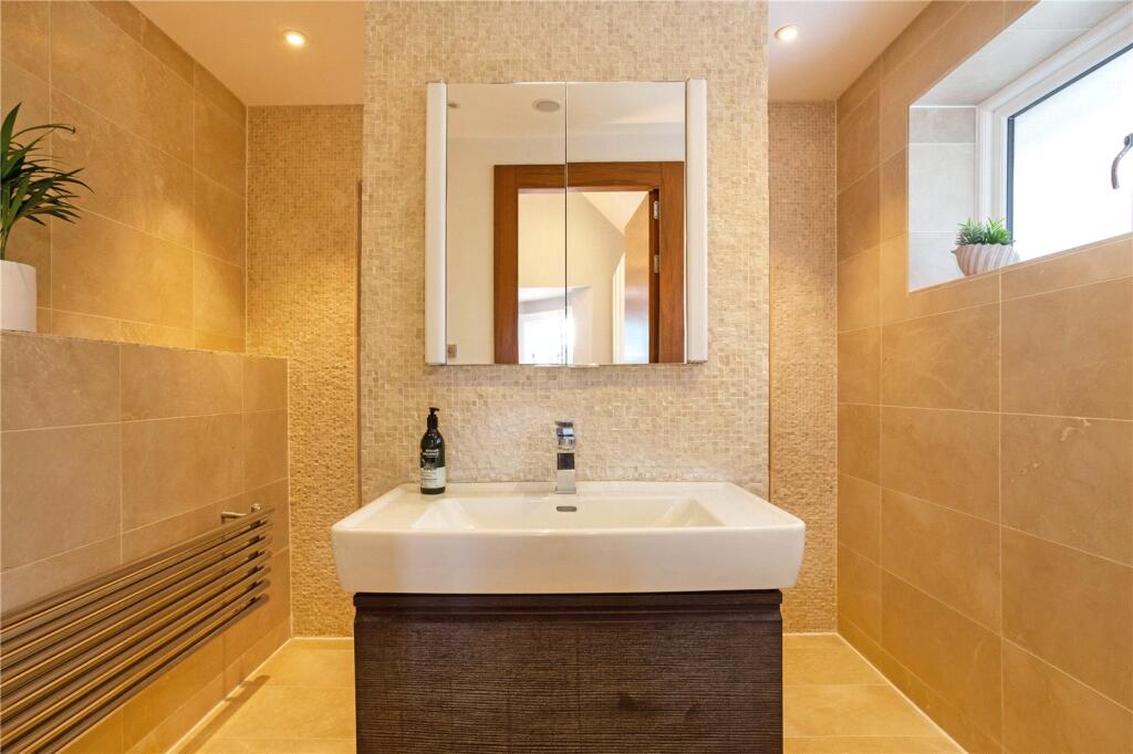 Bedroom One En Suite