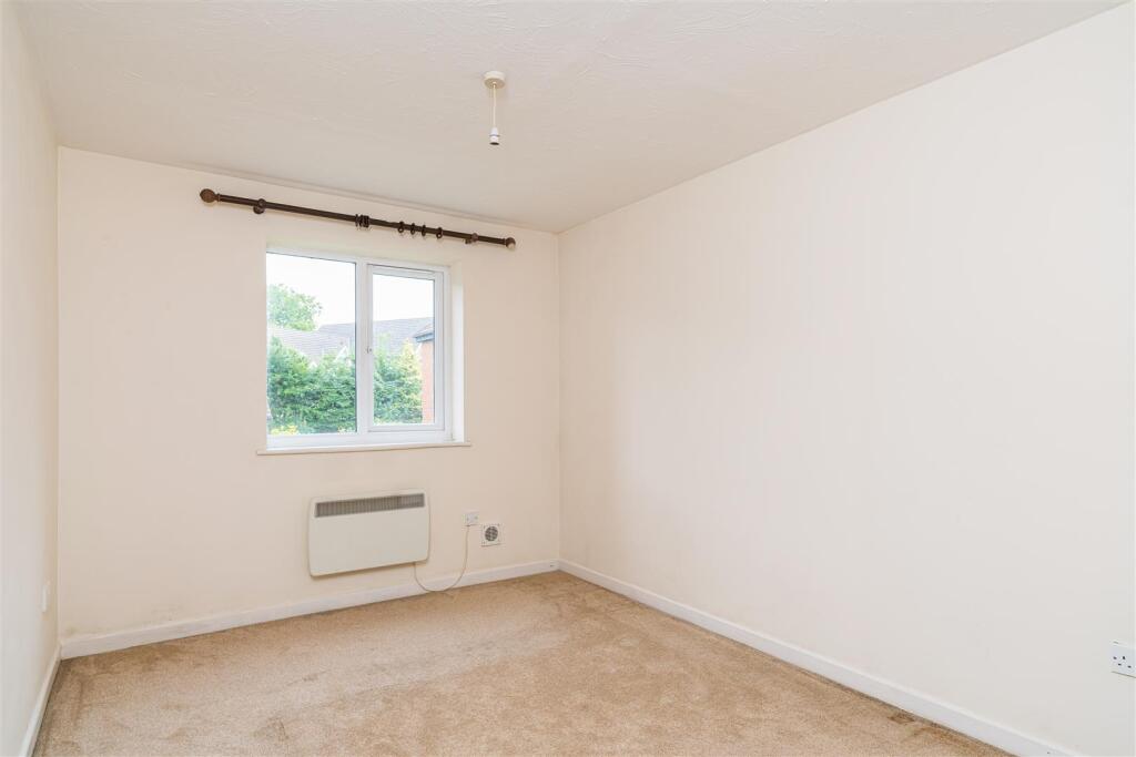 BEDROOM.jpg