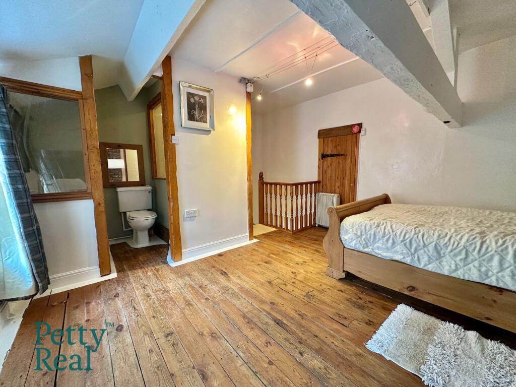 Bedroom Bathroom.jpeg