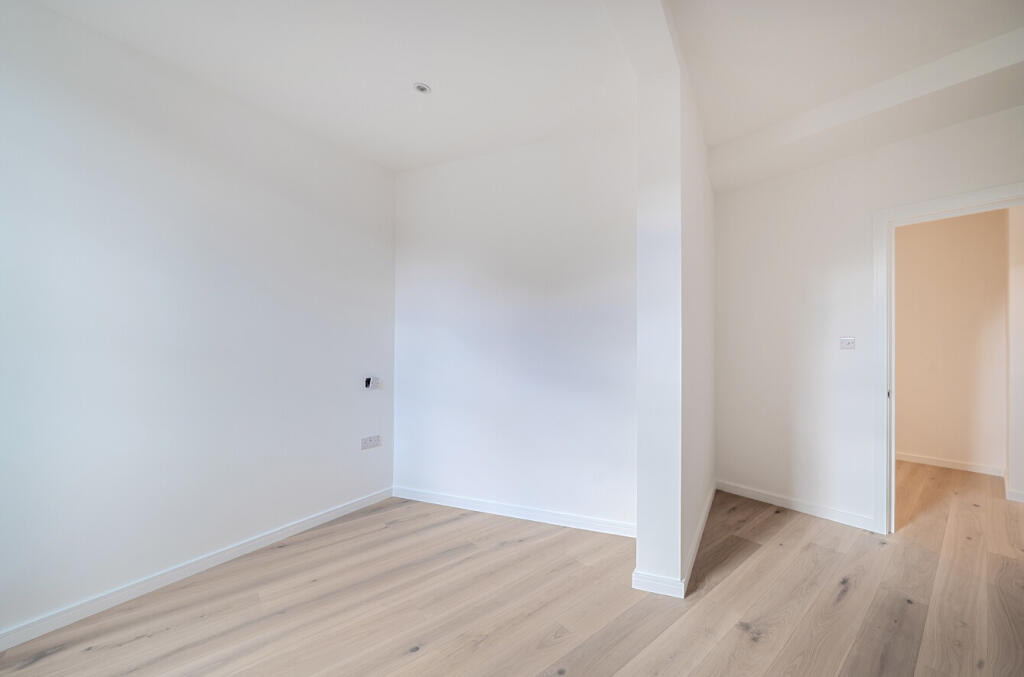 1354789-12-68c2b2...