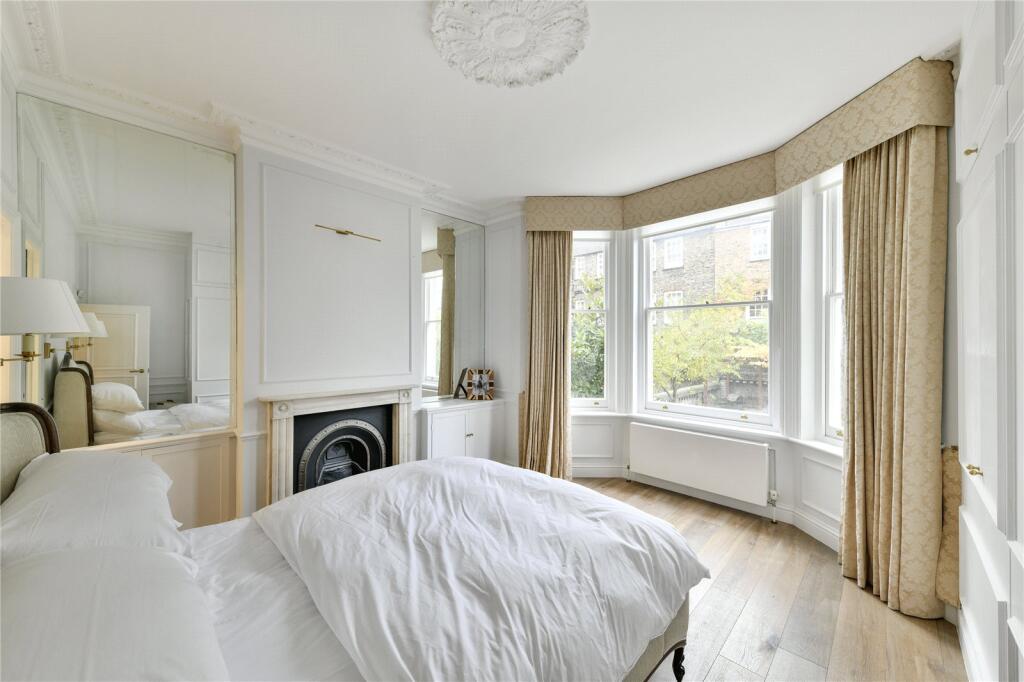 Princiapl Bedroom