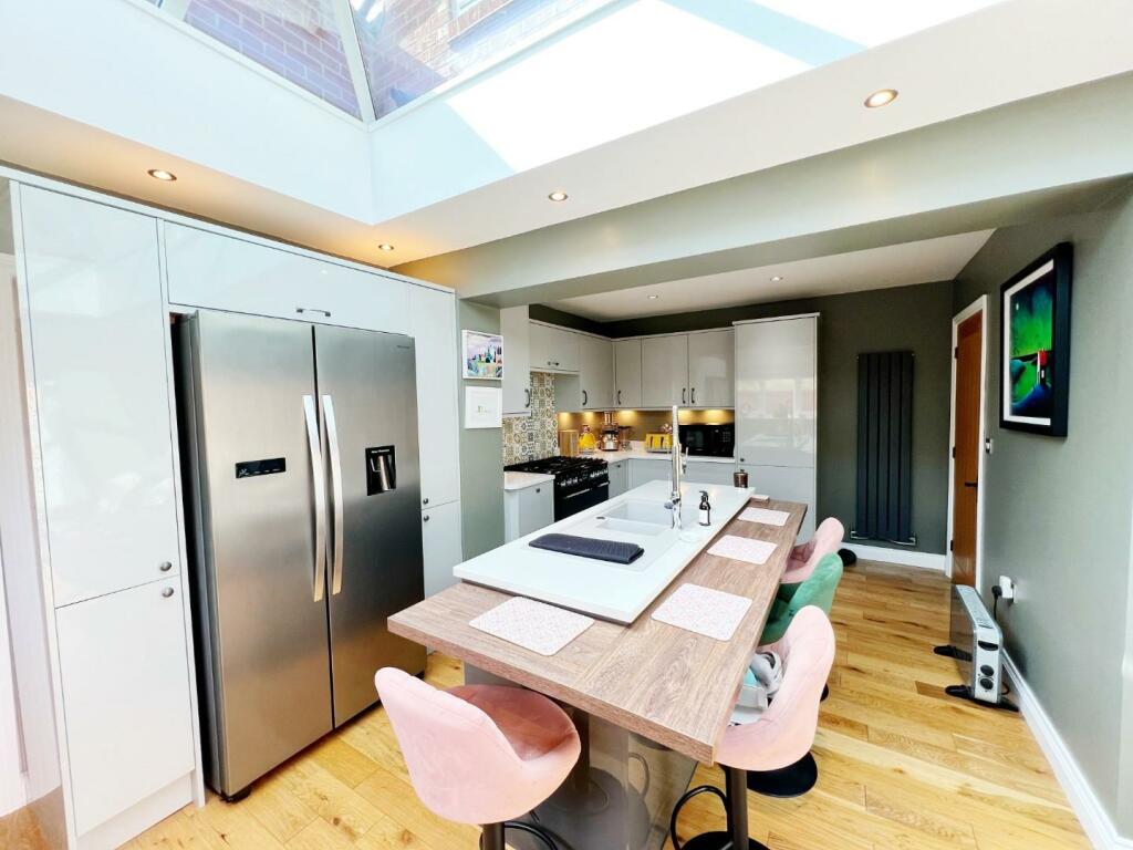 Kitchen Diner pic 10.jpg