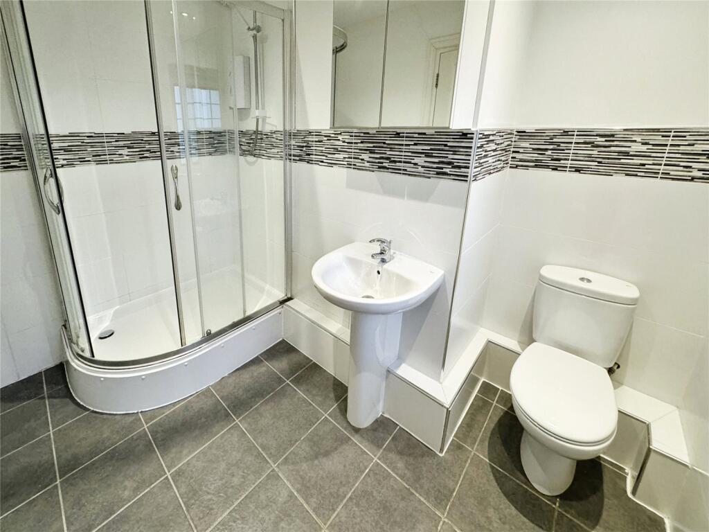 En-Suite Shower Wc