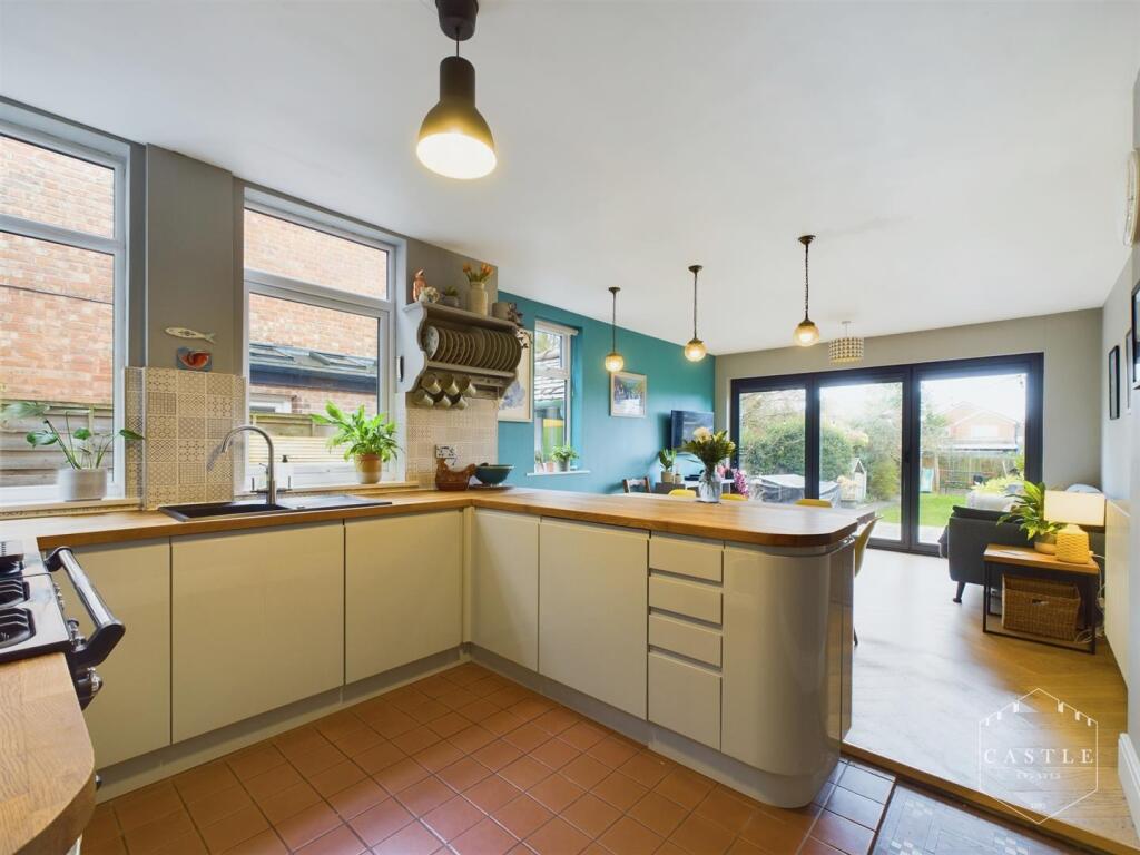 EXTENDED LIVING KITCHEN