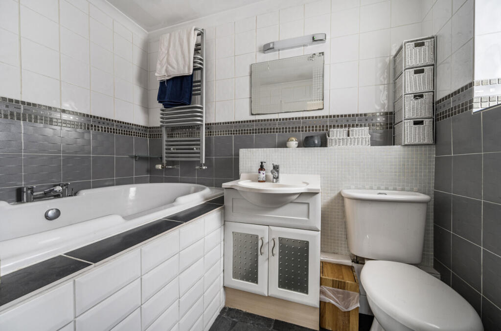 1349731-21-68b9af...