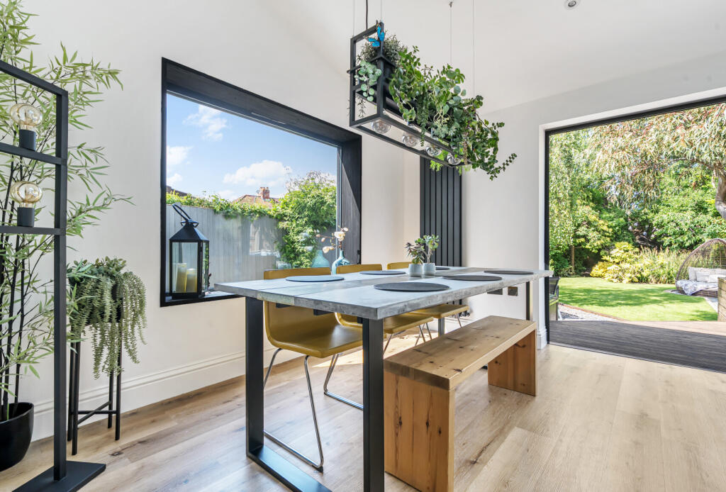 1299777-17-6830c5...