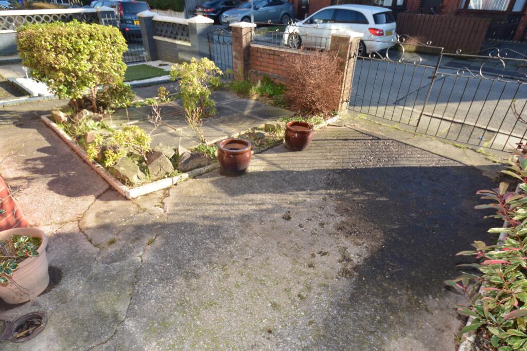FRONT GARDEN