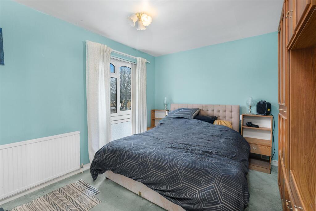 32 Beaumaris Close, Banbury-18.jpg
