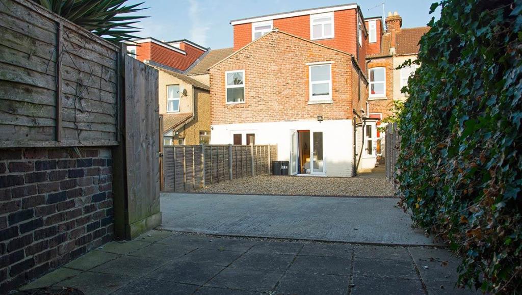 6-bed-student-house-britannia-road-north-3-portsmo
