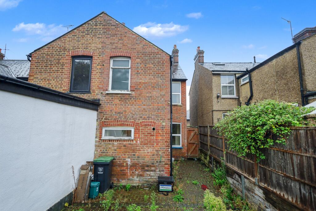 167 Lawn Lane, Hemel Hempstead, Hertfordshire, HP3 9JF
