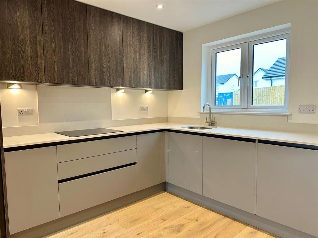 Kitchen 1.2.jpg