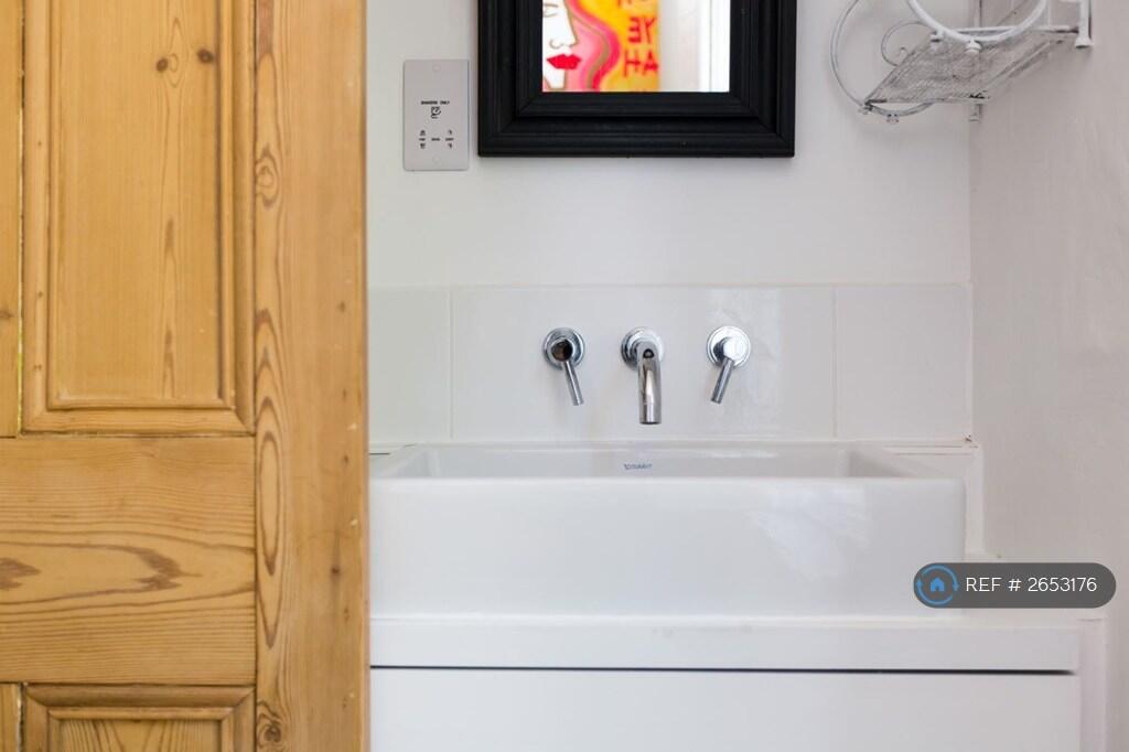 Master Bedroom 2 Sink