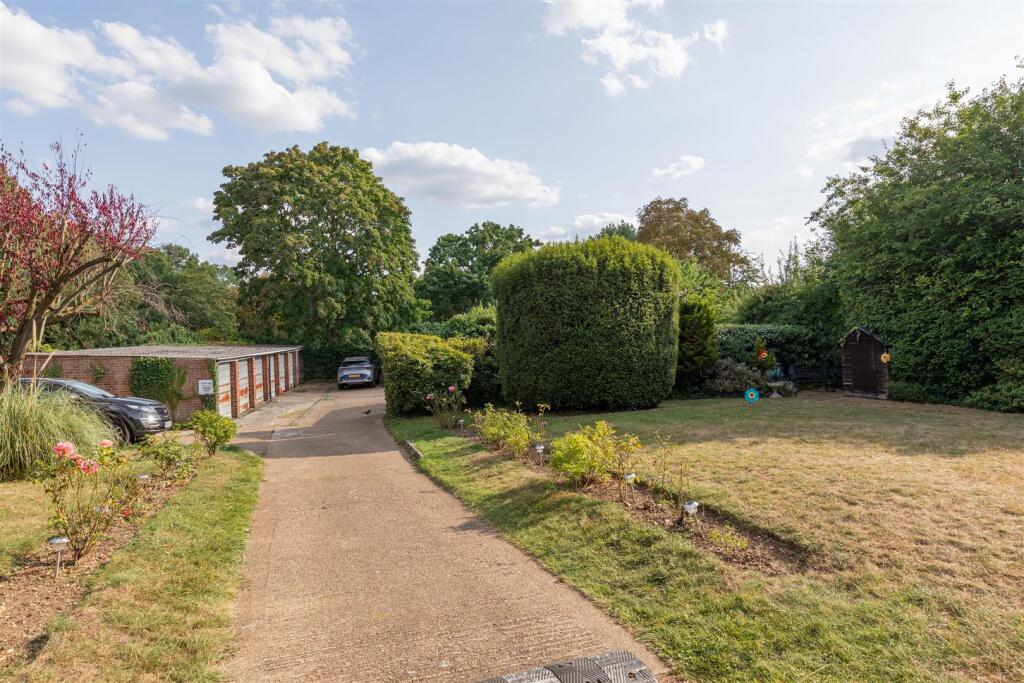 Chingford Avenue, E4