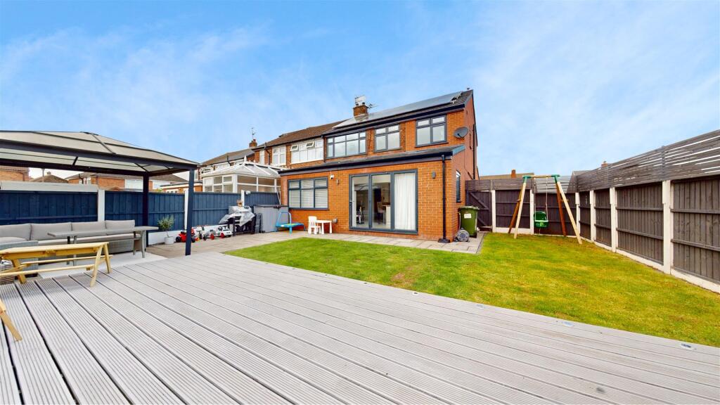 Broadway Rear Garden