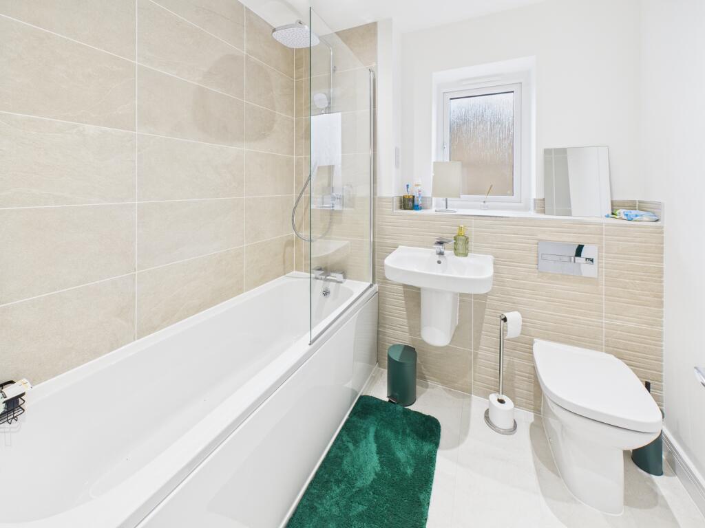 CAM02871G0-PR0689-STILL011