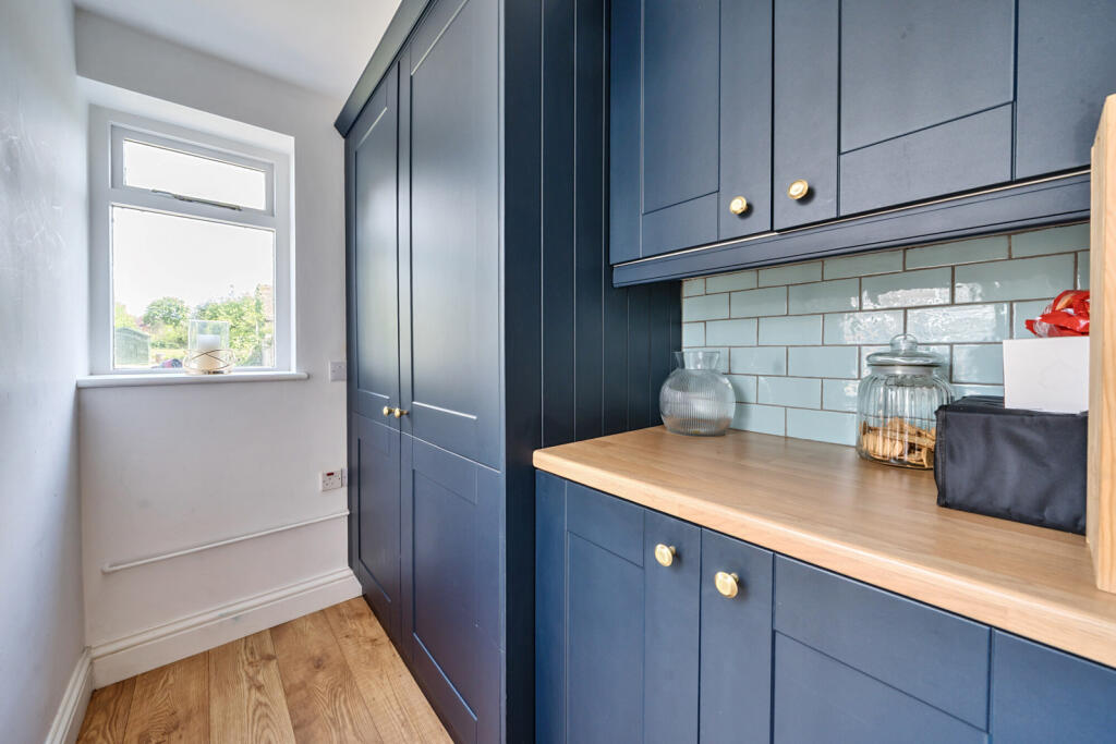 14-681e036c9ec1b-...