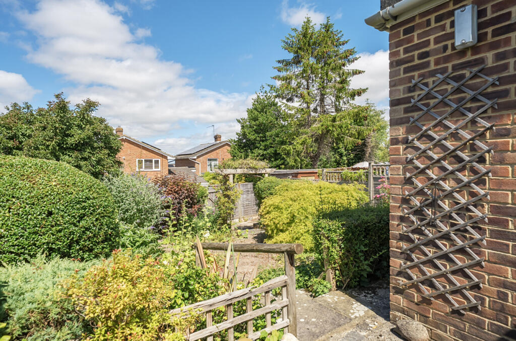 1316774-11-685ec2...