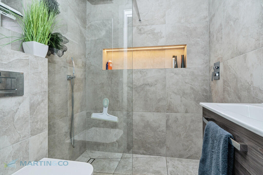 gu229hs-fa-dsc018...