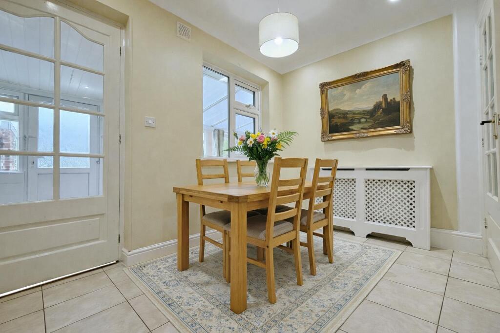 ChatGPT Image Dec 19, 2025 at 08_08_23 AM.jpg