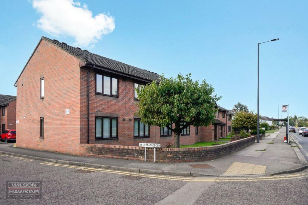 37 Betjeman Close - 73yPWcy7XOasvRsDG8tj.jpg