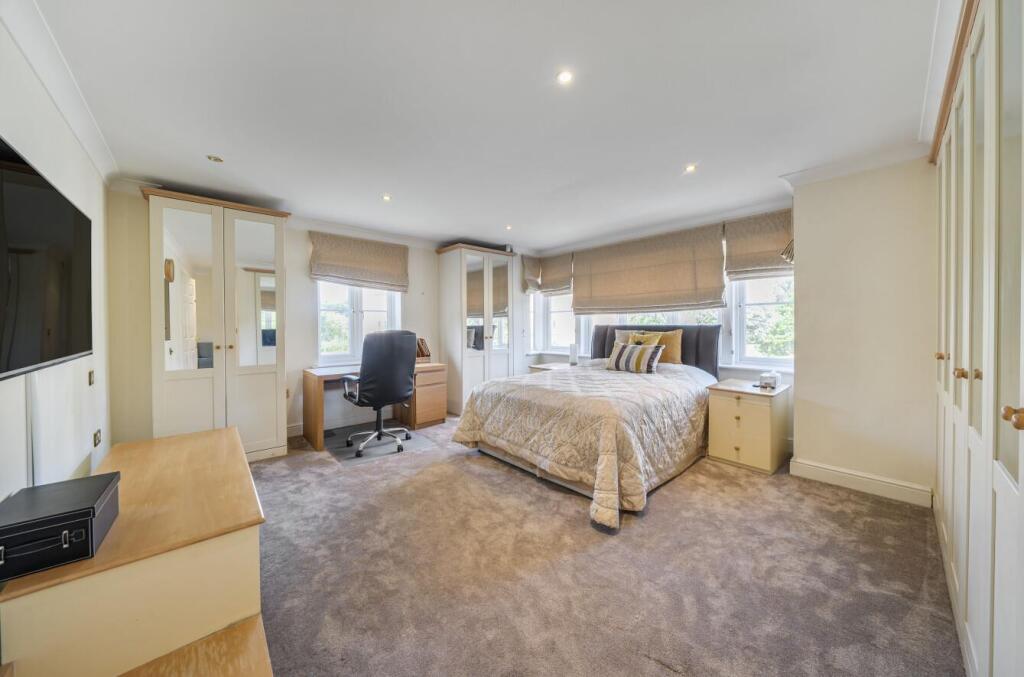 Davidson Frost-Wellings, DFW, Chandos Court, Bedro