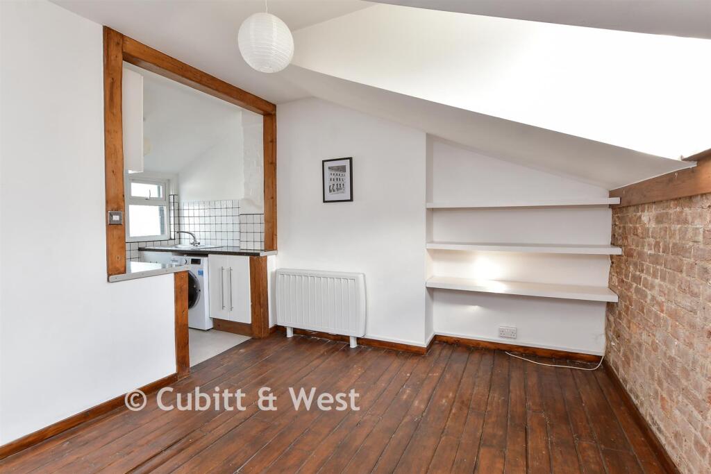 Lounge/ Kitchen