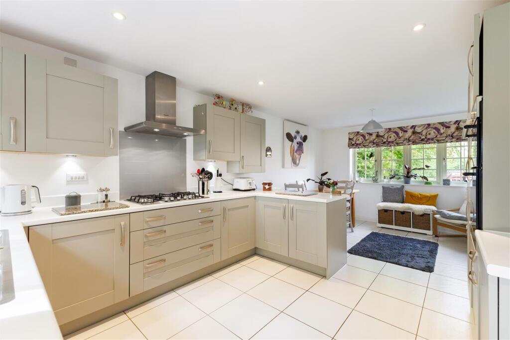 92548_21 June Lewis Way (12).jpg