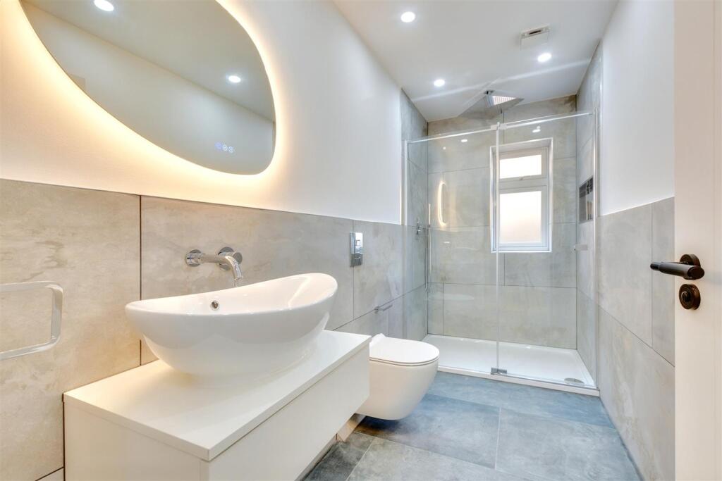 Shower Room_1.jpeg