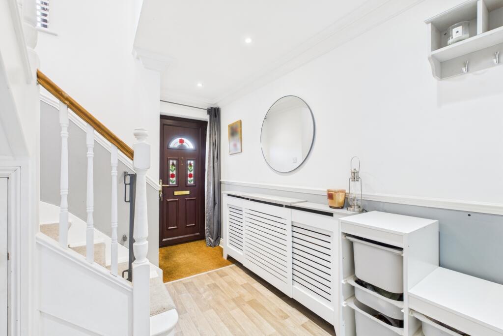 EweMove Spalding - Pinchbeck - Entrance Hall