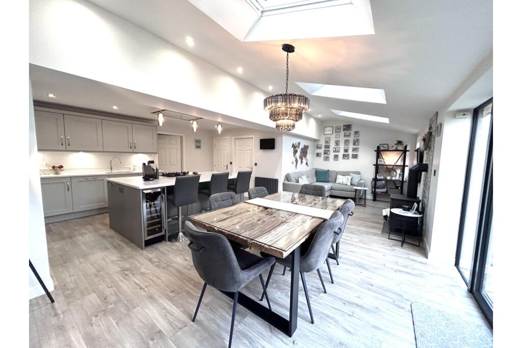 Kitchen/Family Room