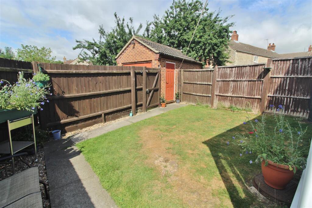 REAR GARDEN -