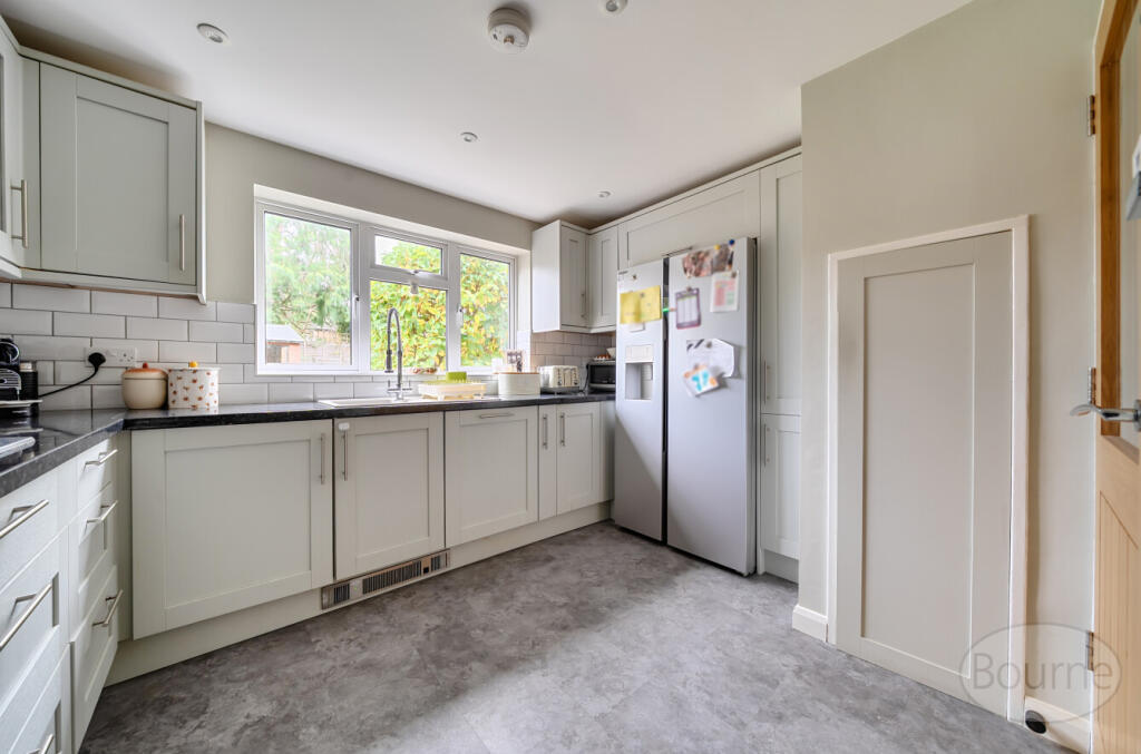 9825424e-250e-47c...