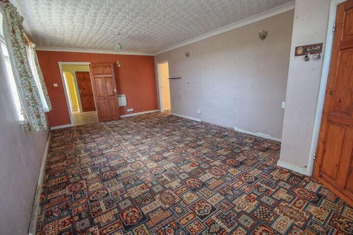 Living Room  Small  T202511211008.jpg