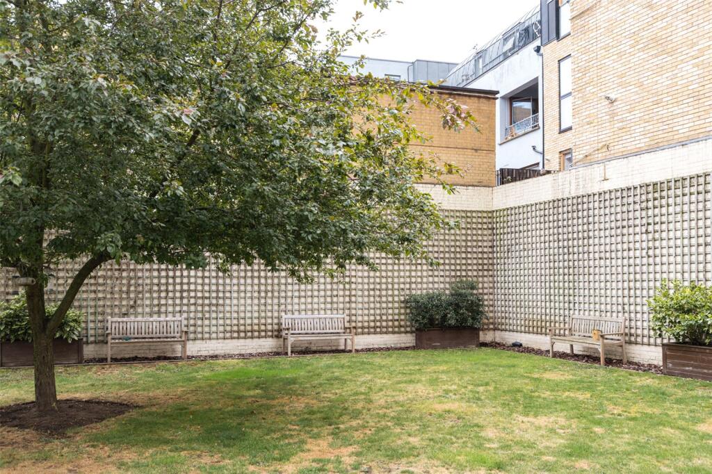 Hacon Square E8