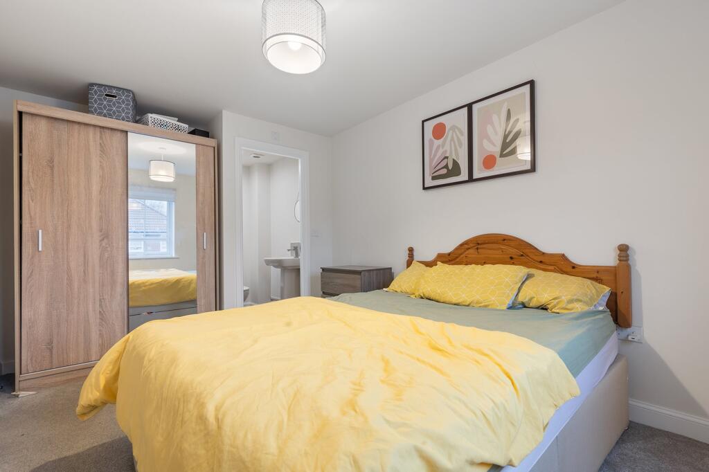 27 Riverside Lane, W
