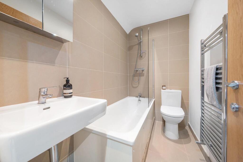 Bathroom.JPG
