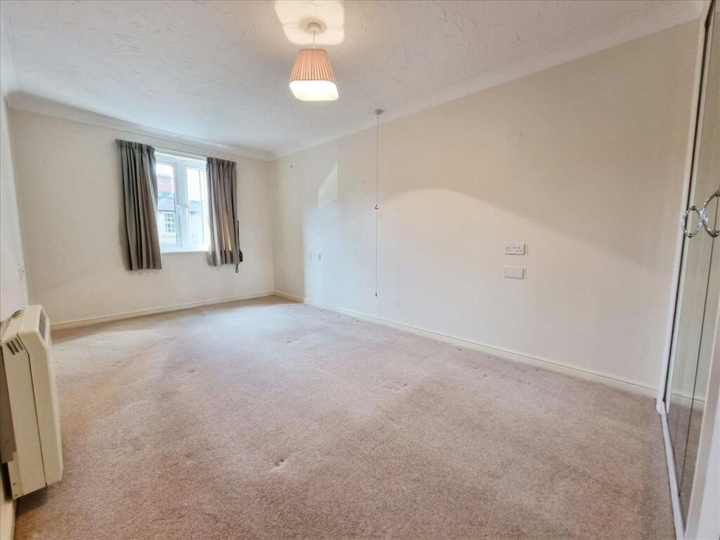 Bedroom 1: