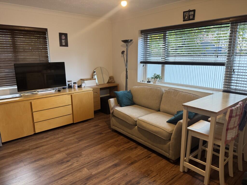 2  Medium  T202511051457.jpg