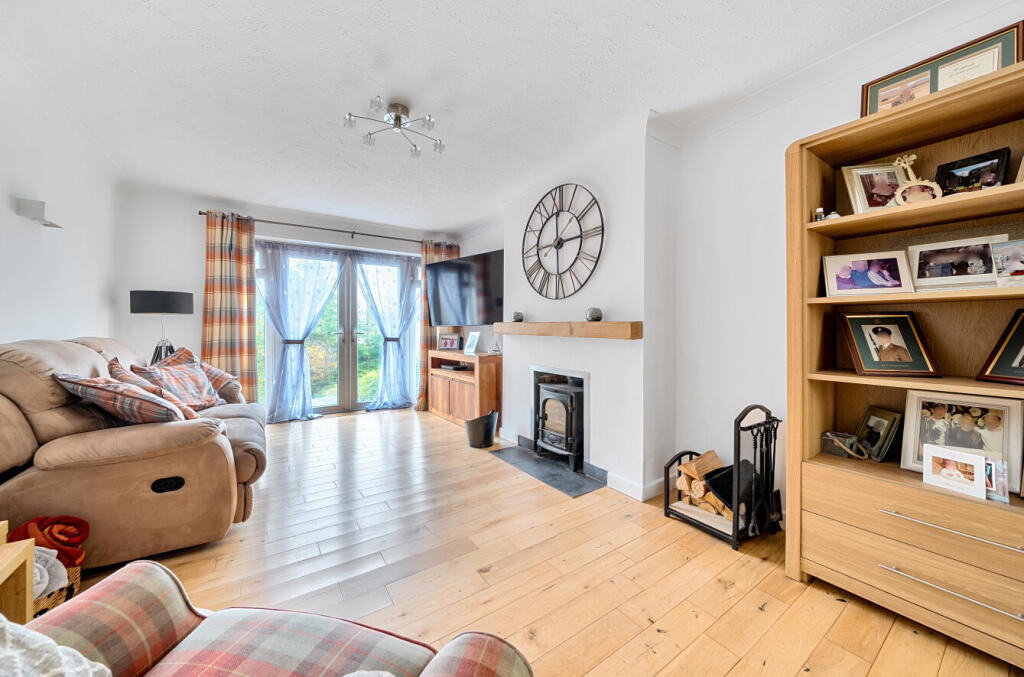 1365107-1-68f5f5a...