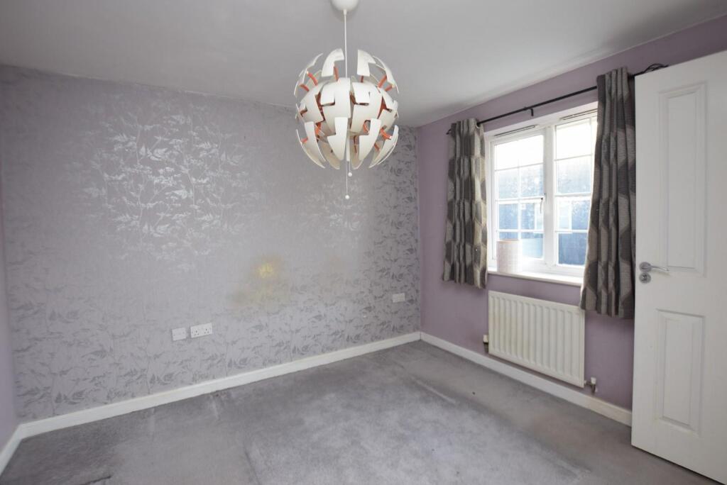bedroom 1.JPG
