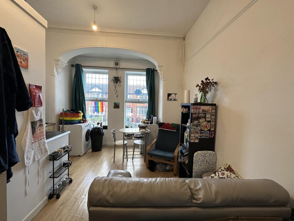 Flat 2 Wellington Road