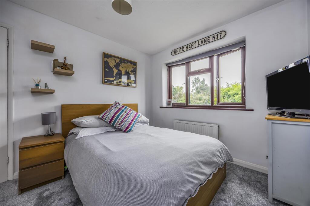 1 Conifer Drive, Hambrook-PorticoMarketing-Nexa-3.