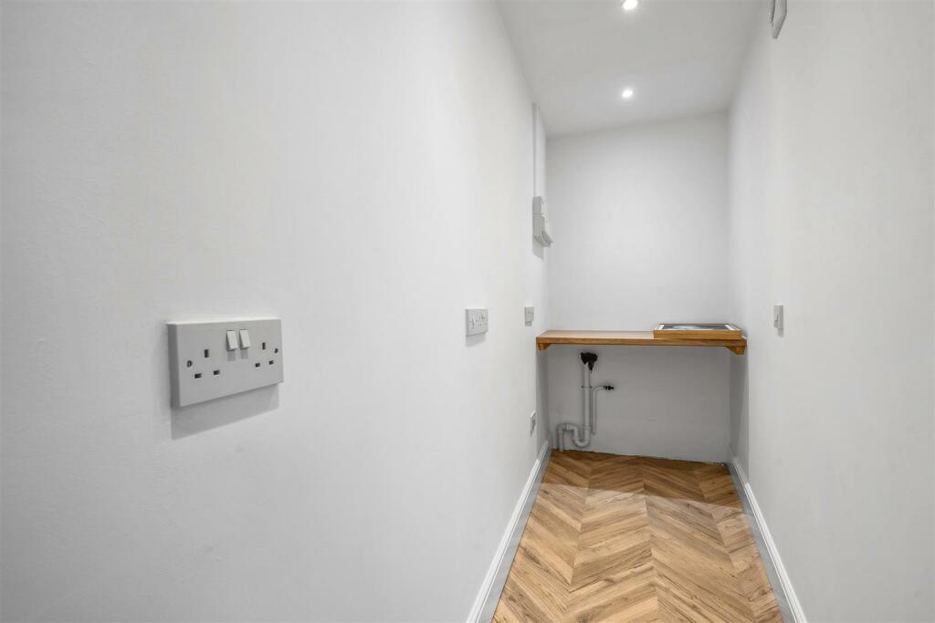 Welwyndale Road 20-11.jpg