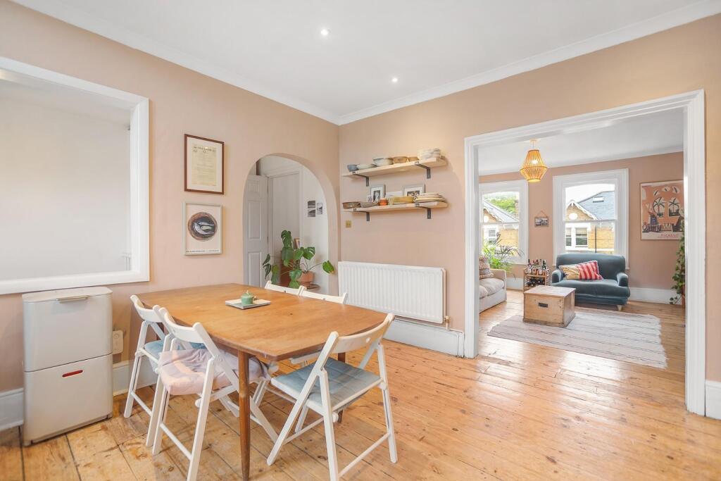 Kitchen Diner (4).JPG