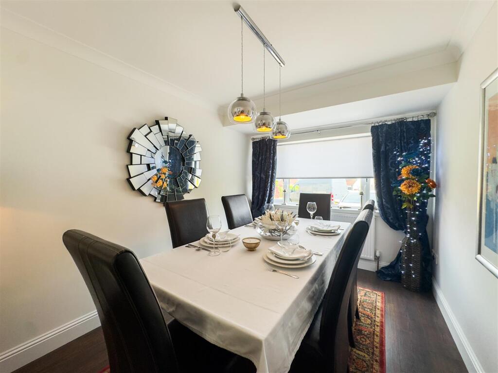 DiningRoom/5th Bedroom