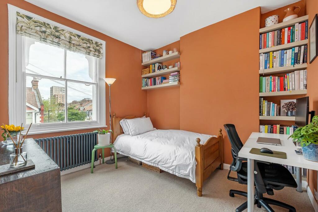 Bedroom 2.JPG