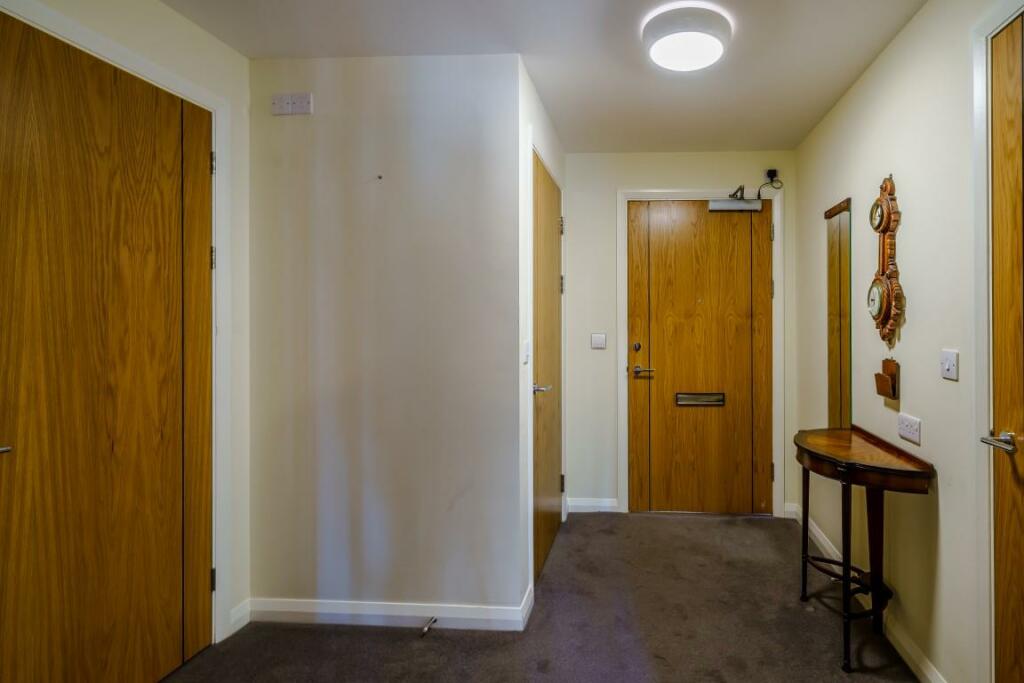 8515756-Interior20 (Medium).jpg
